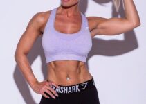 Elin Hedstrom posing in a professional photo shoot looking ripped and strong