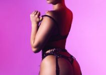 Zahra Elise showing off her curvy glutes in a glamour modeling photo shoot