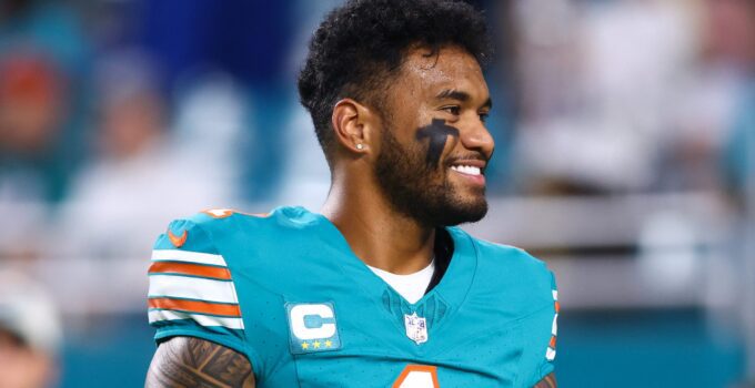 Avenir du QB des Dolphins après sa commotion cérébrale ? – Hollywood Life